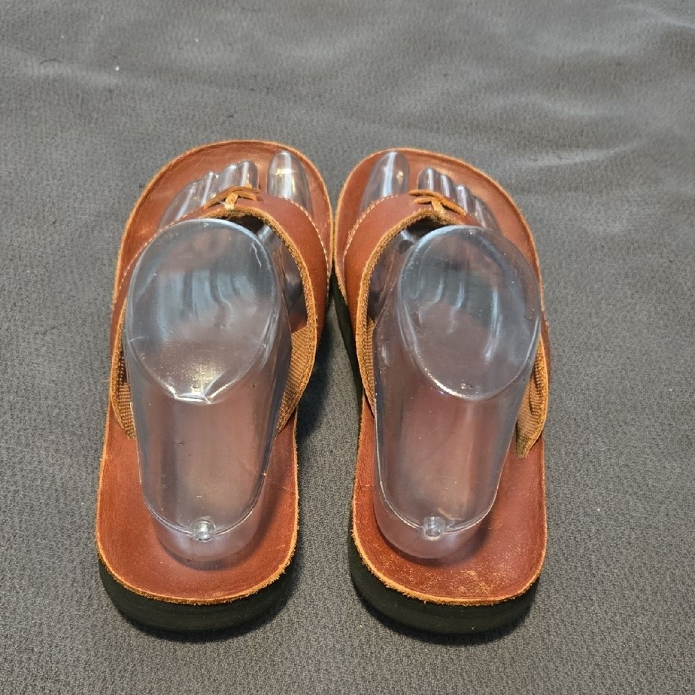 Old Navy Brown Leather Sandals Classic Thong Design - Picture 4 of 6